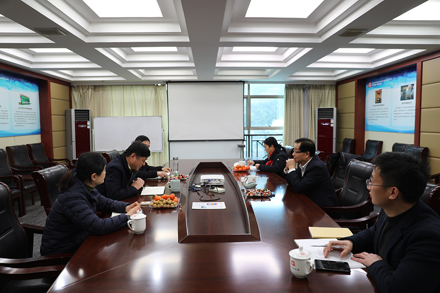 市人大黨組副書記、副主任施根寶蒞臨公司考察.JPG